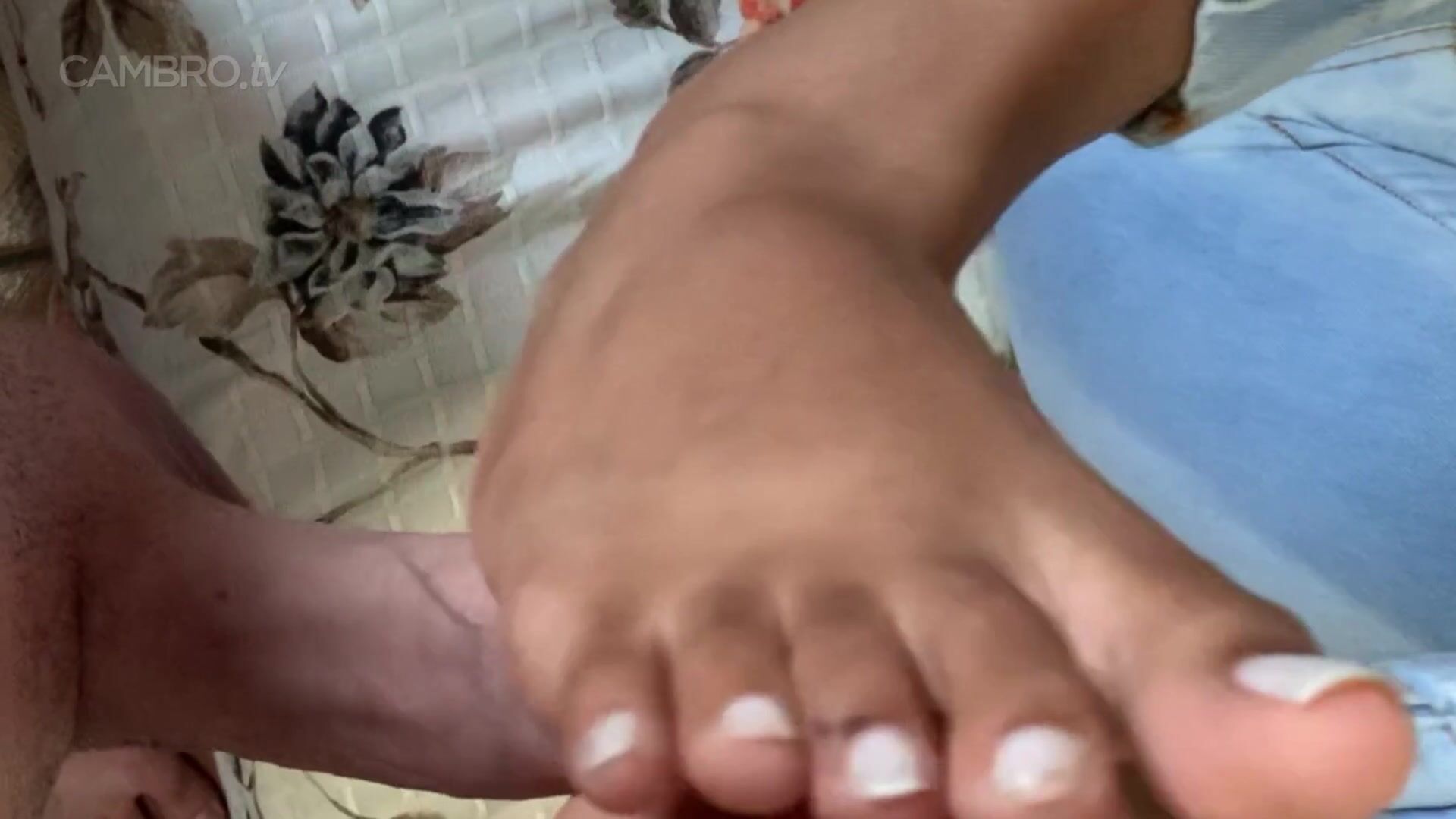 Cute latina gf gives footjob & licks her feet cambros xxx