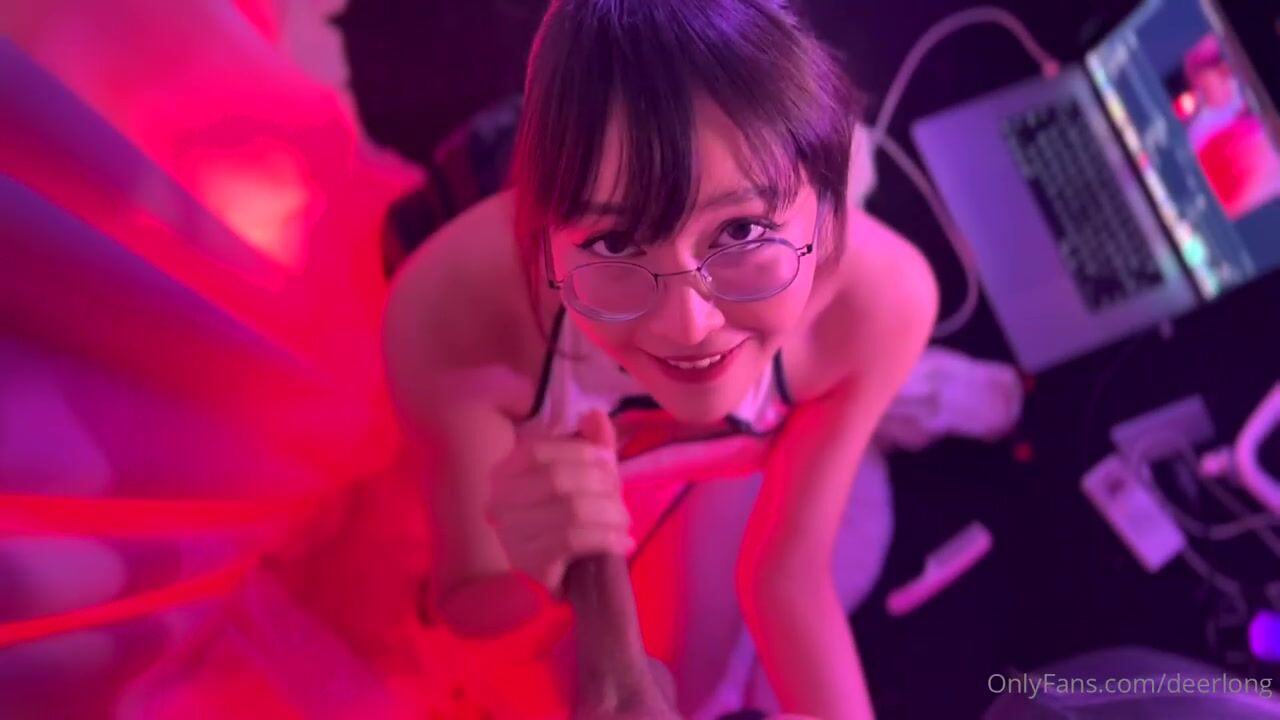 DeerLong Perfect Asian Blowjob Glasses Cum Facial OF 5 Min