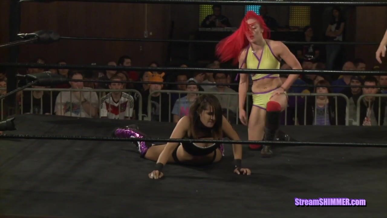 dakota kai vs kay lee ray