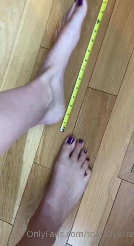 Rachel Raab measure feet