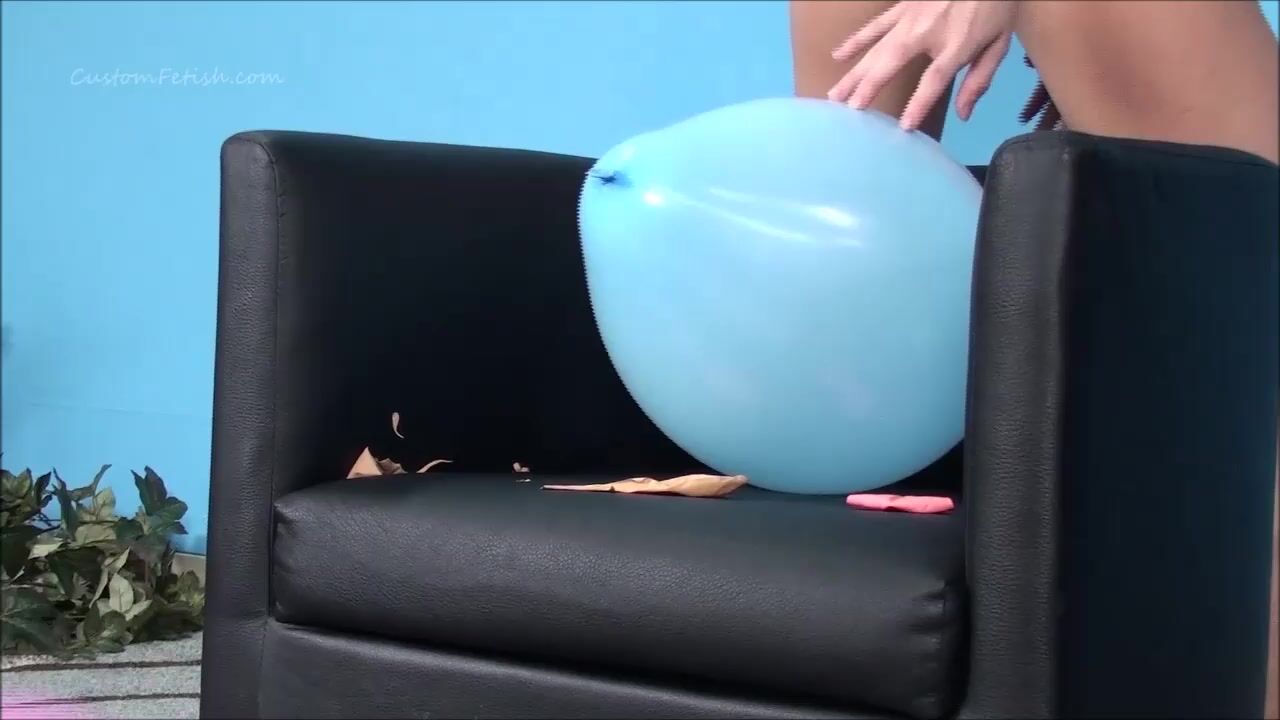 Amanda Balloon Bounce s2p