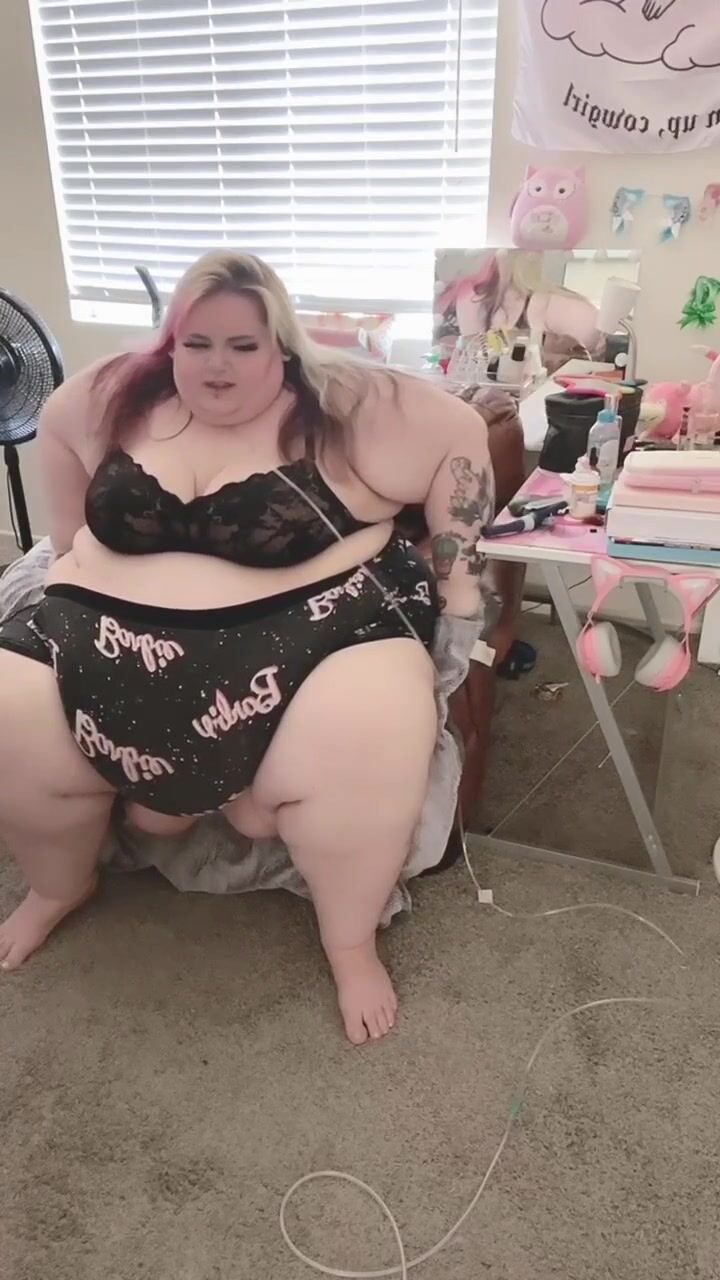 SSBBW ThatFatGemini mobility test