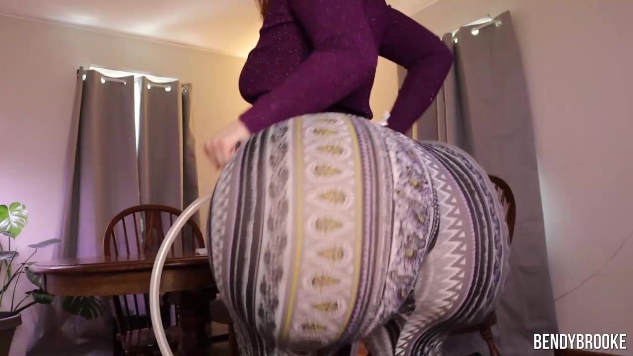 Bendy Brooke ass expansion in a chair