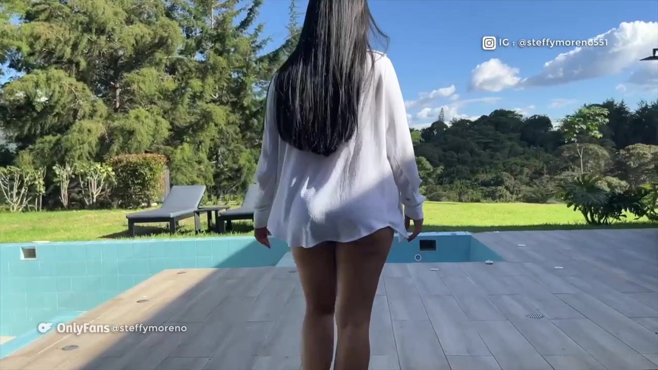 Steffy Moreno squirts after waking up