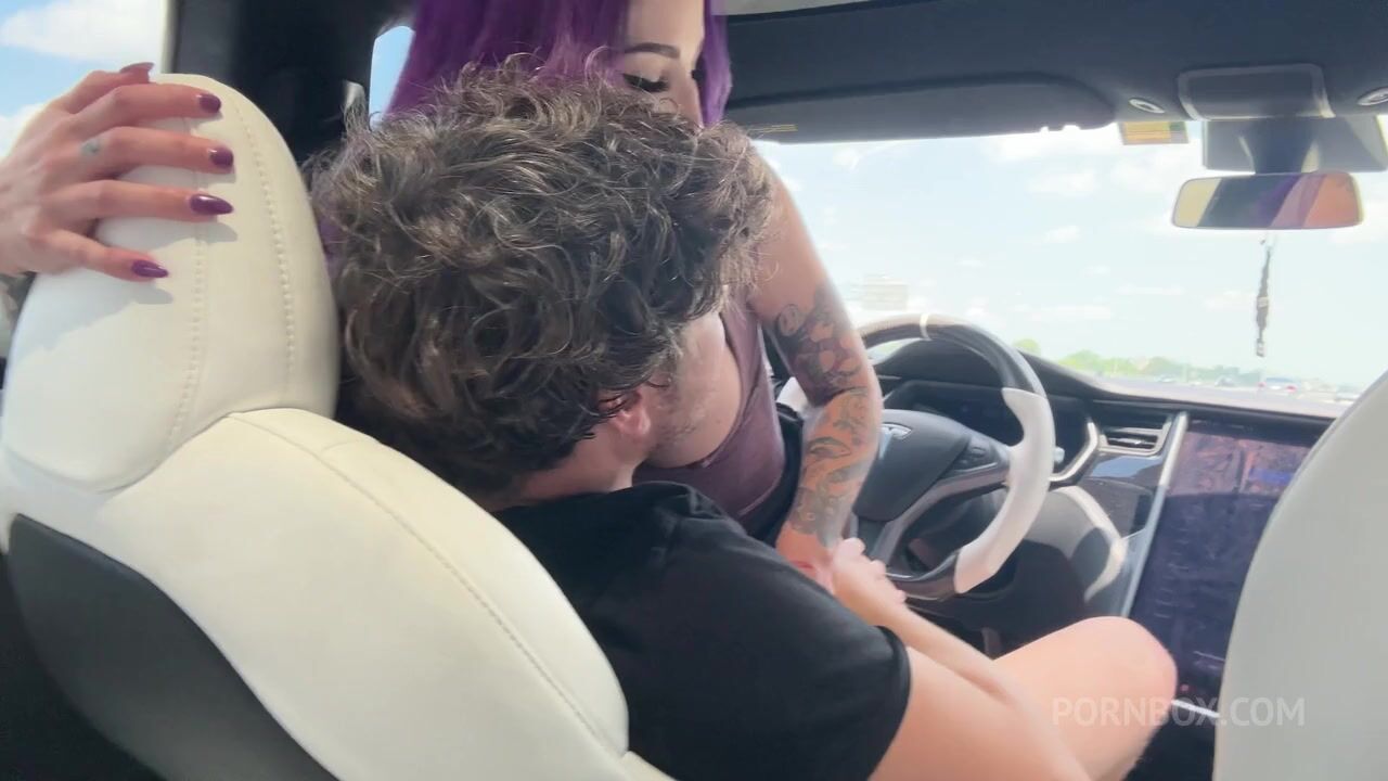 Sexy Petite Squirting Car Sex Valerica Steele