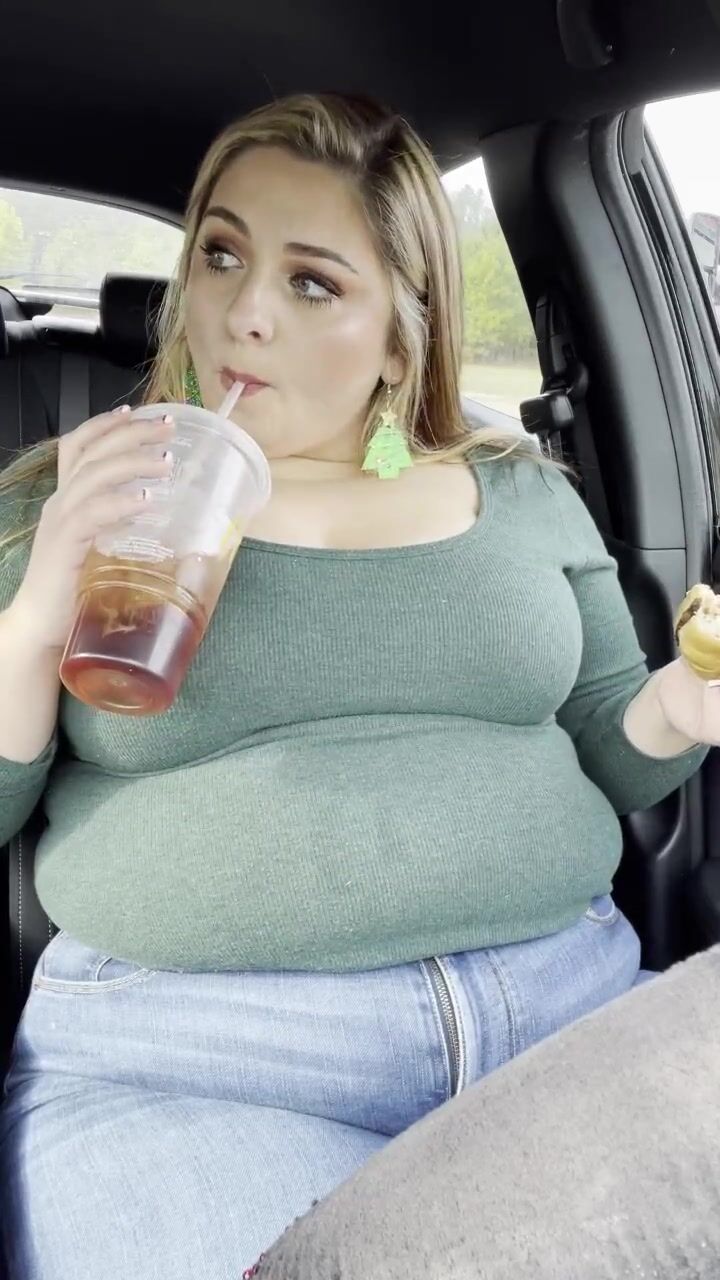 Bbw car eating