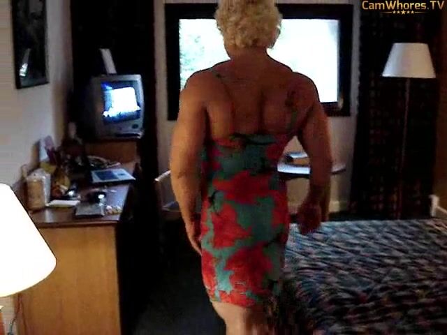 cxzz amazon- HUGE MUSCLE WOMAN