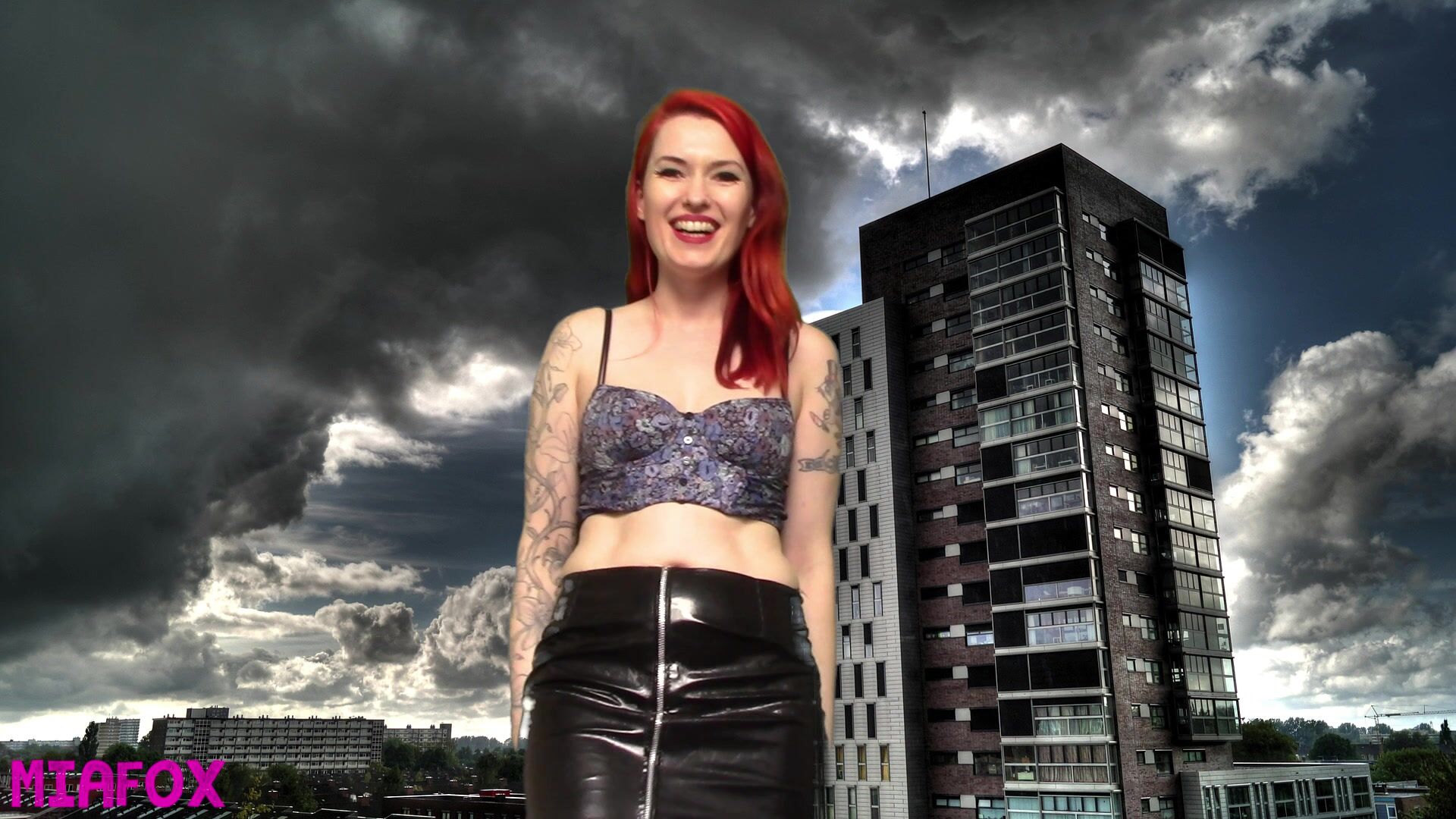 Mia Fox - Giantess destroys city