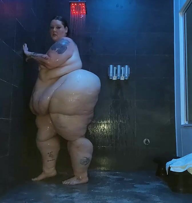 SSBBW Shannon Marie - In the Shower