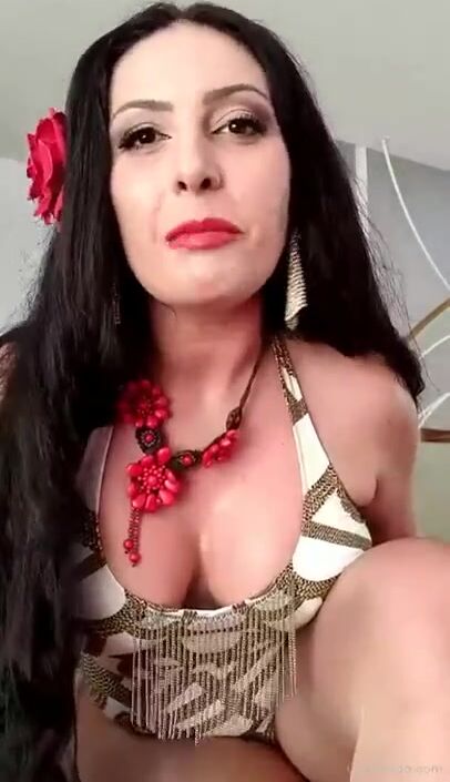 Ezada Hot Stream