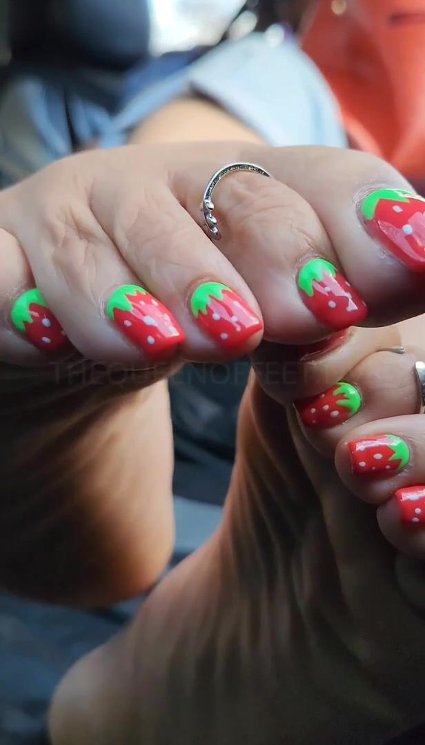 Thedcfootqueen - Strawberry toes