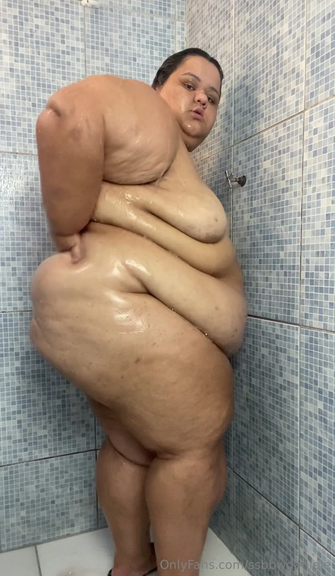 SsbbwDaniele Sexy Nude Shower