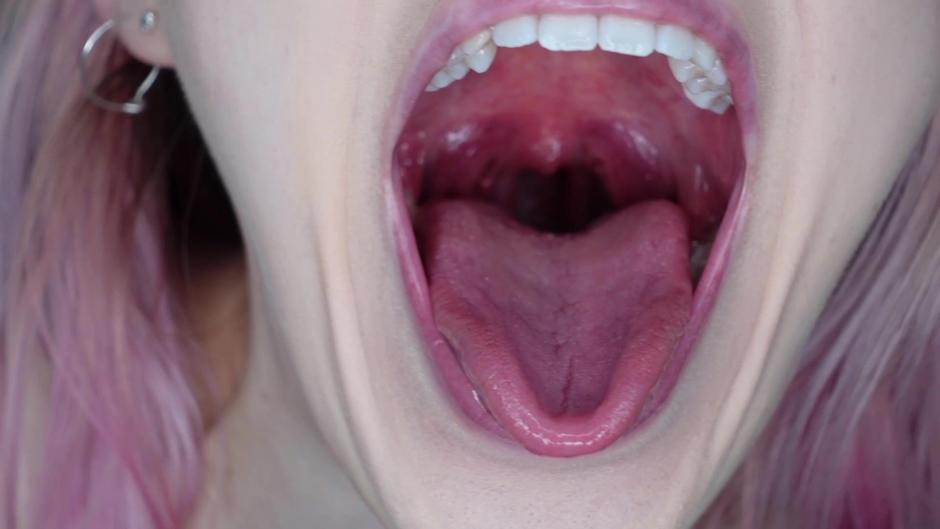 Sofie Skye - mouth and throat fetish fun - ManyVids