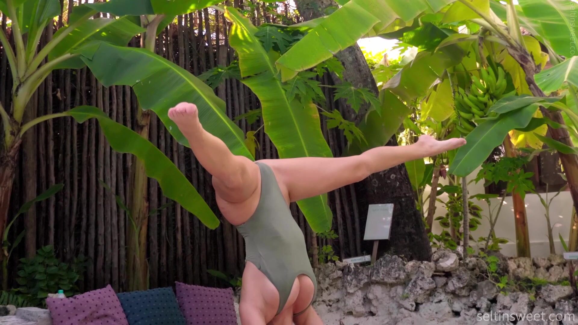 Seltin Sweet Yoga In Zanzibar