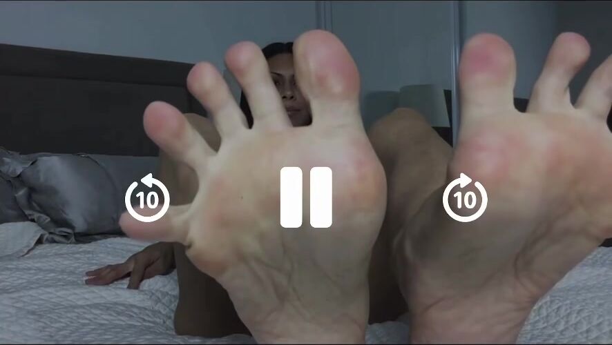 Sexy Latin feet,  jlo face