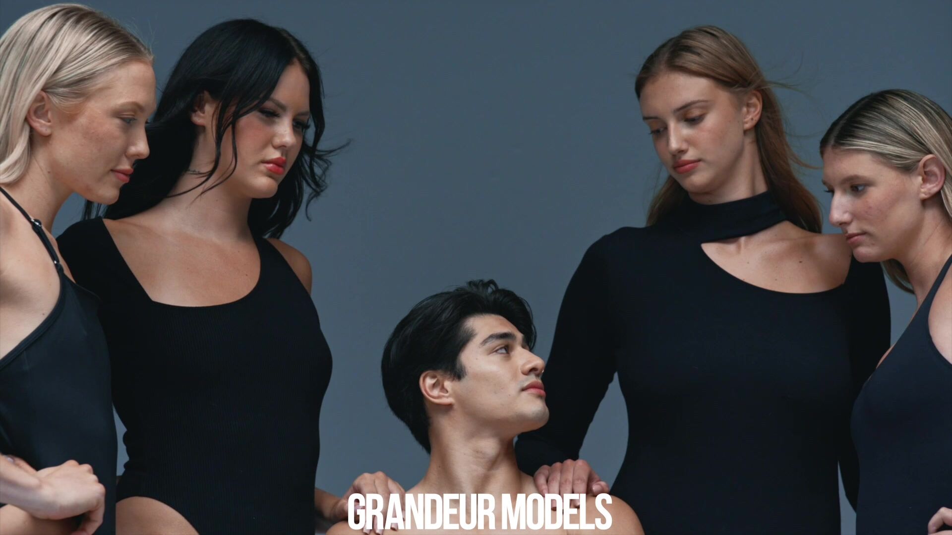 193+cm 6'4+ Grandeur Models height comparison with male model CloseUp1