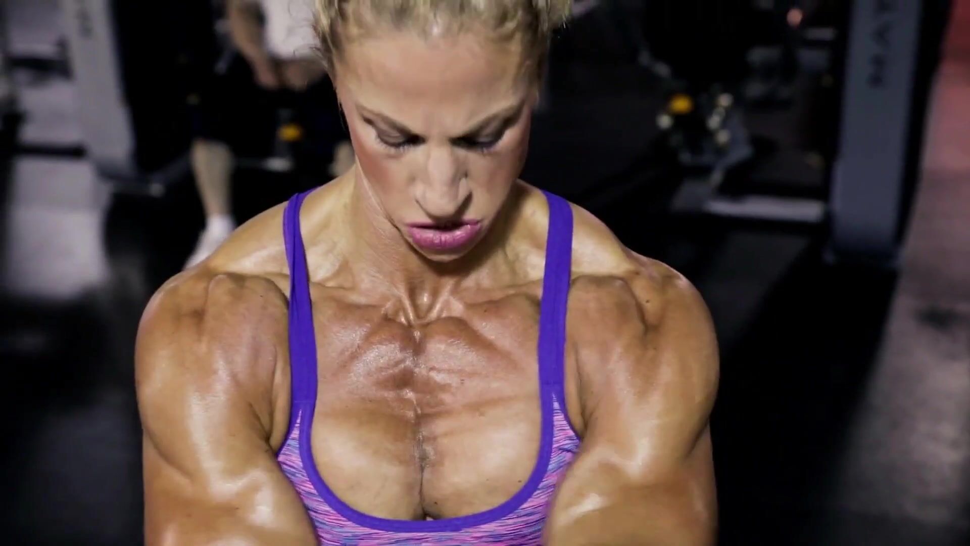 Jen Louwagie - Chest beast