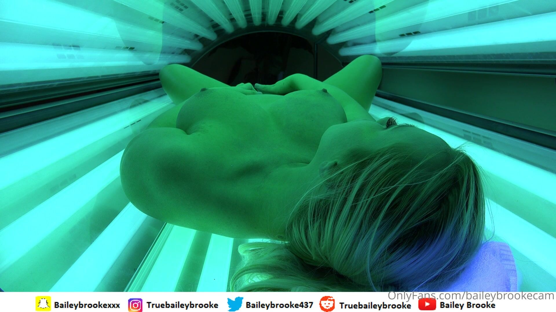 Bailey Brookes tanning bed feet