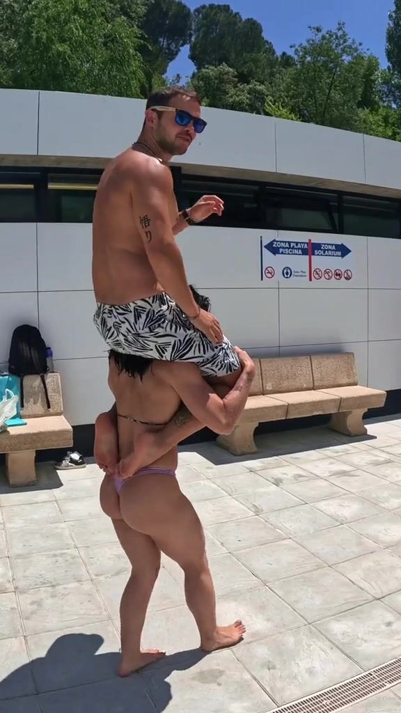 awesome shoulder ride