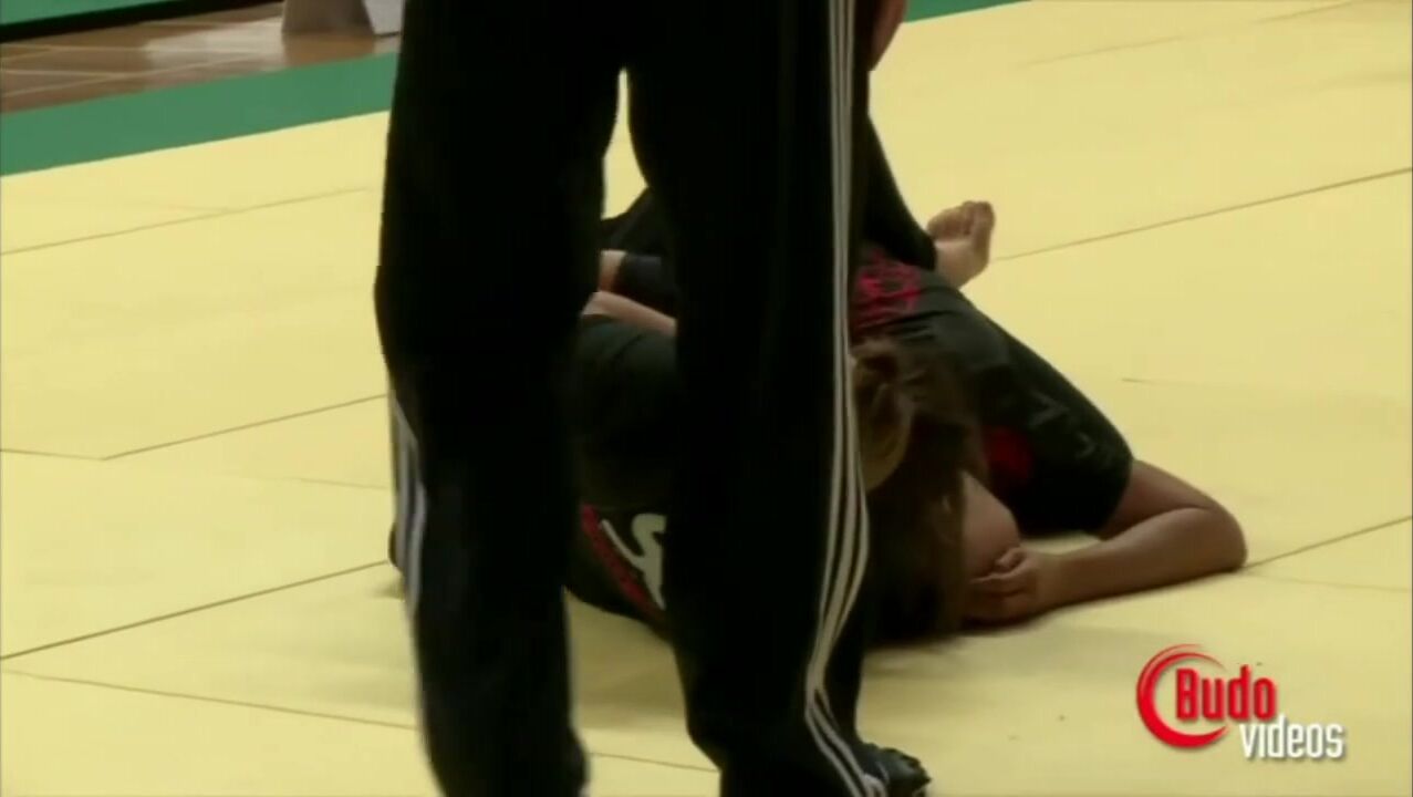 Female jiu Jitsu choke out