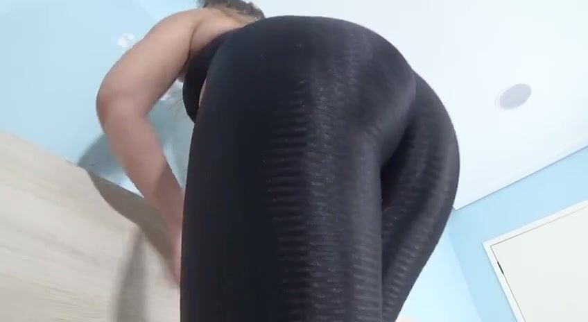 Gabriela blonde farting in leggings