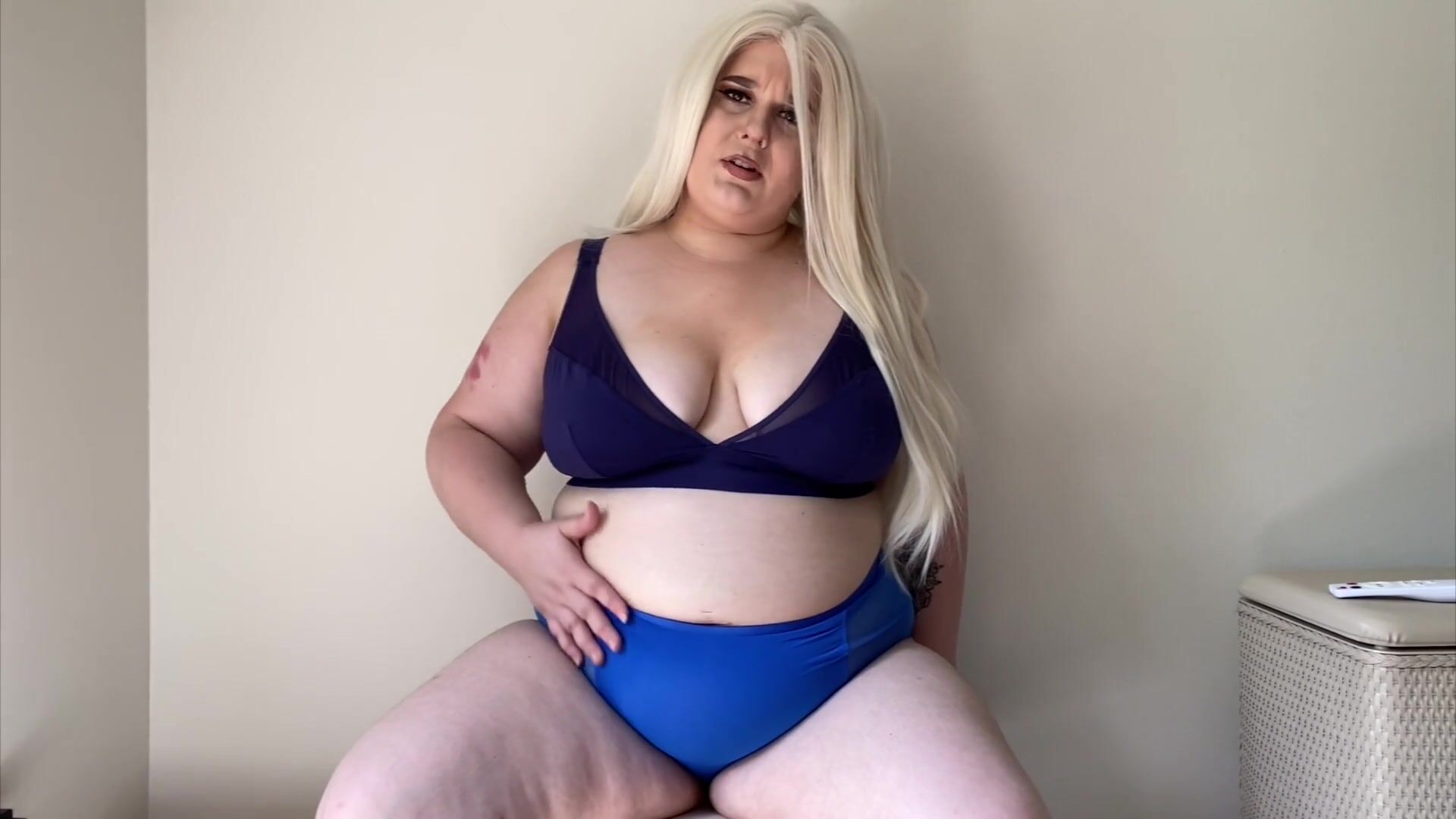 BBW Aria - Boyfriend Tricks Me Blueberry Inflation