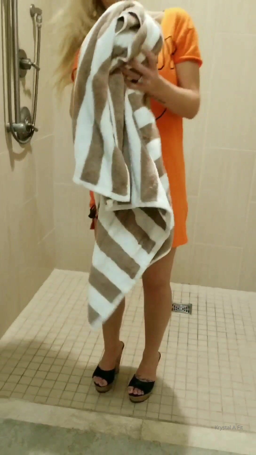 Hotwife Krystal a fit change her clothes after bath