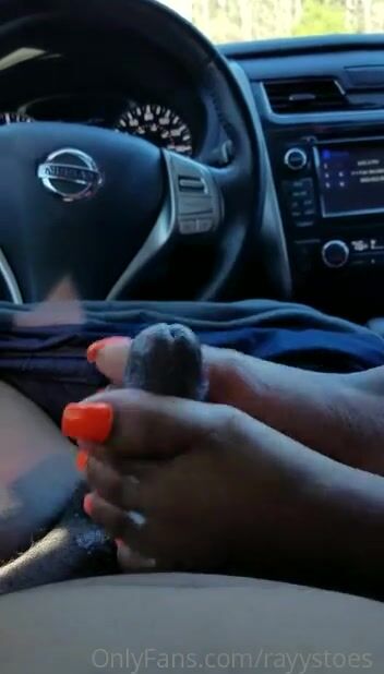 Rayystoes orange toes car footjob