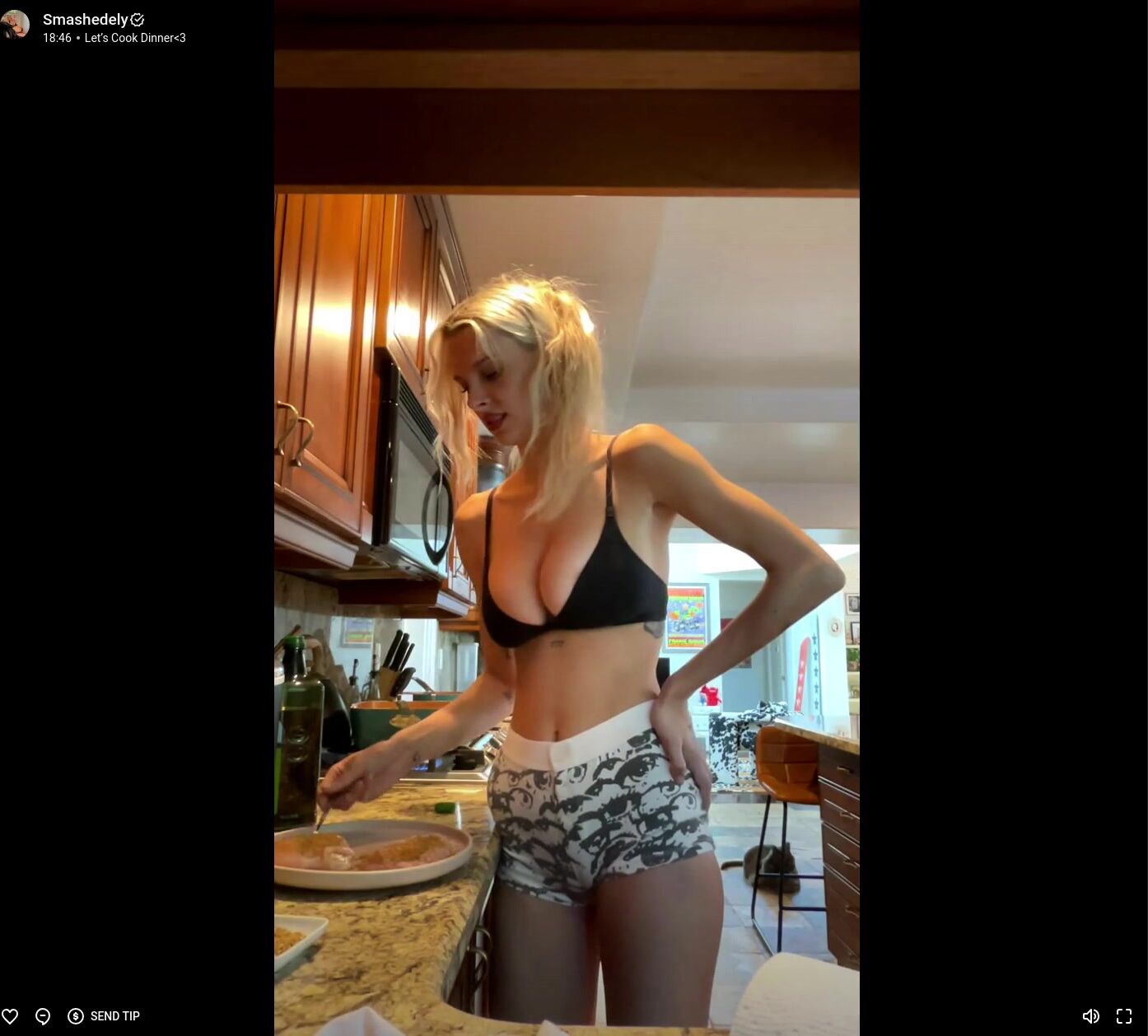 Ashley Matheson (Smashedly) - Naked in kitchen