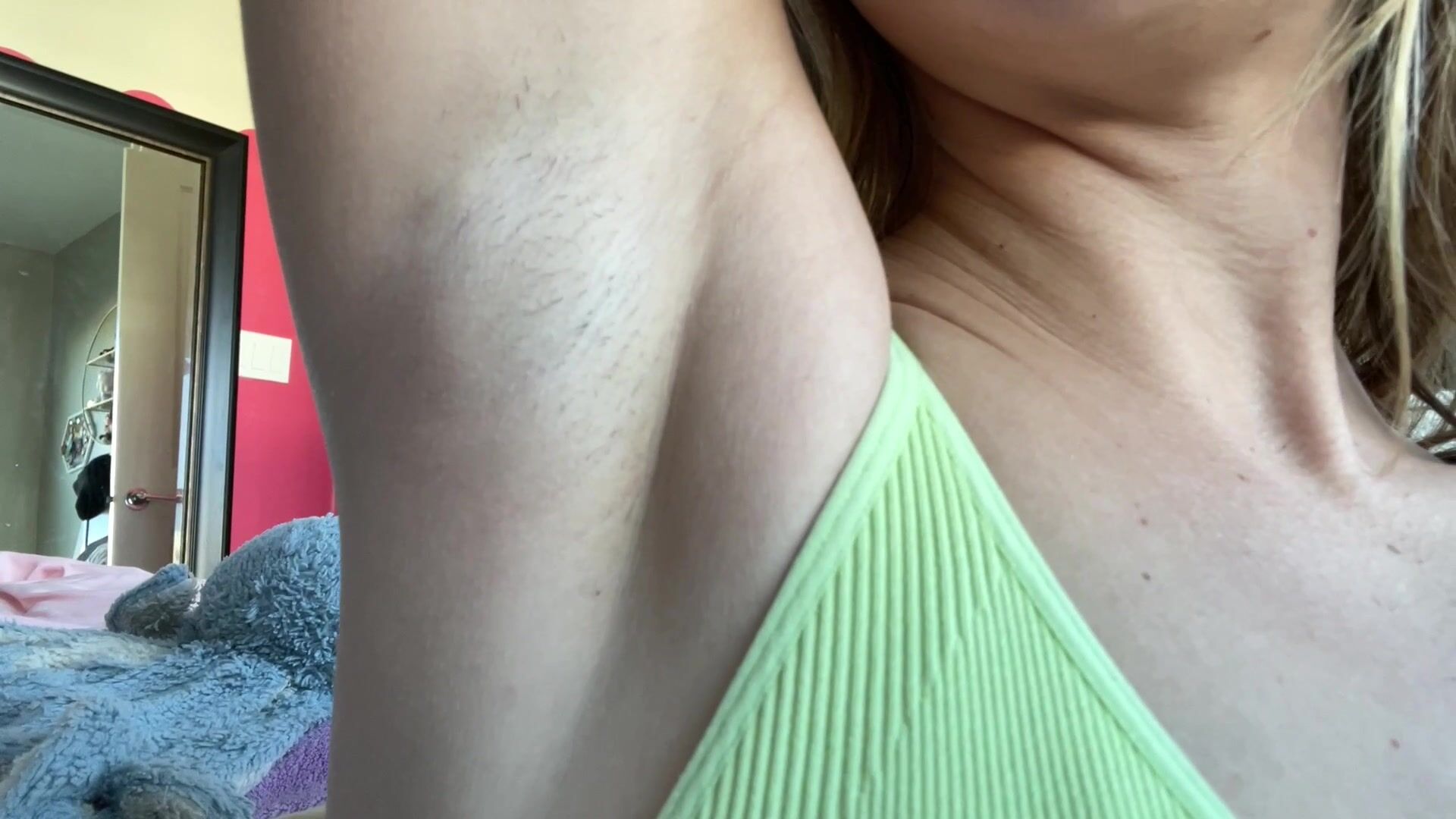 Harper Madi armpit worship