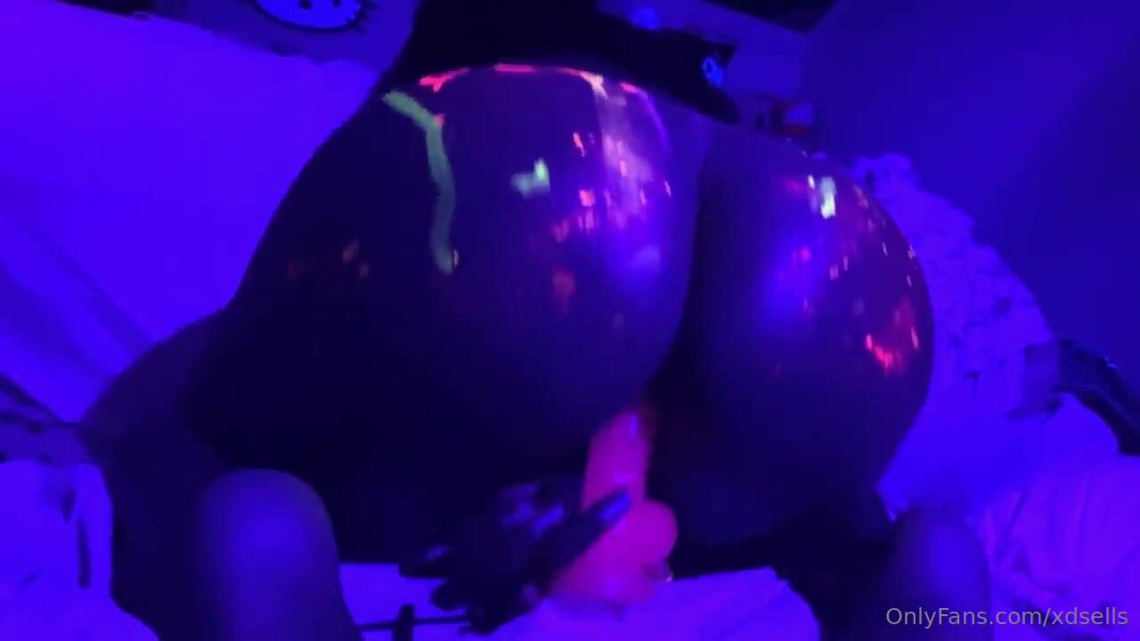 Slutty Black Teen Can Ride a Dick in The Dark --XDSells