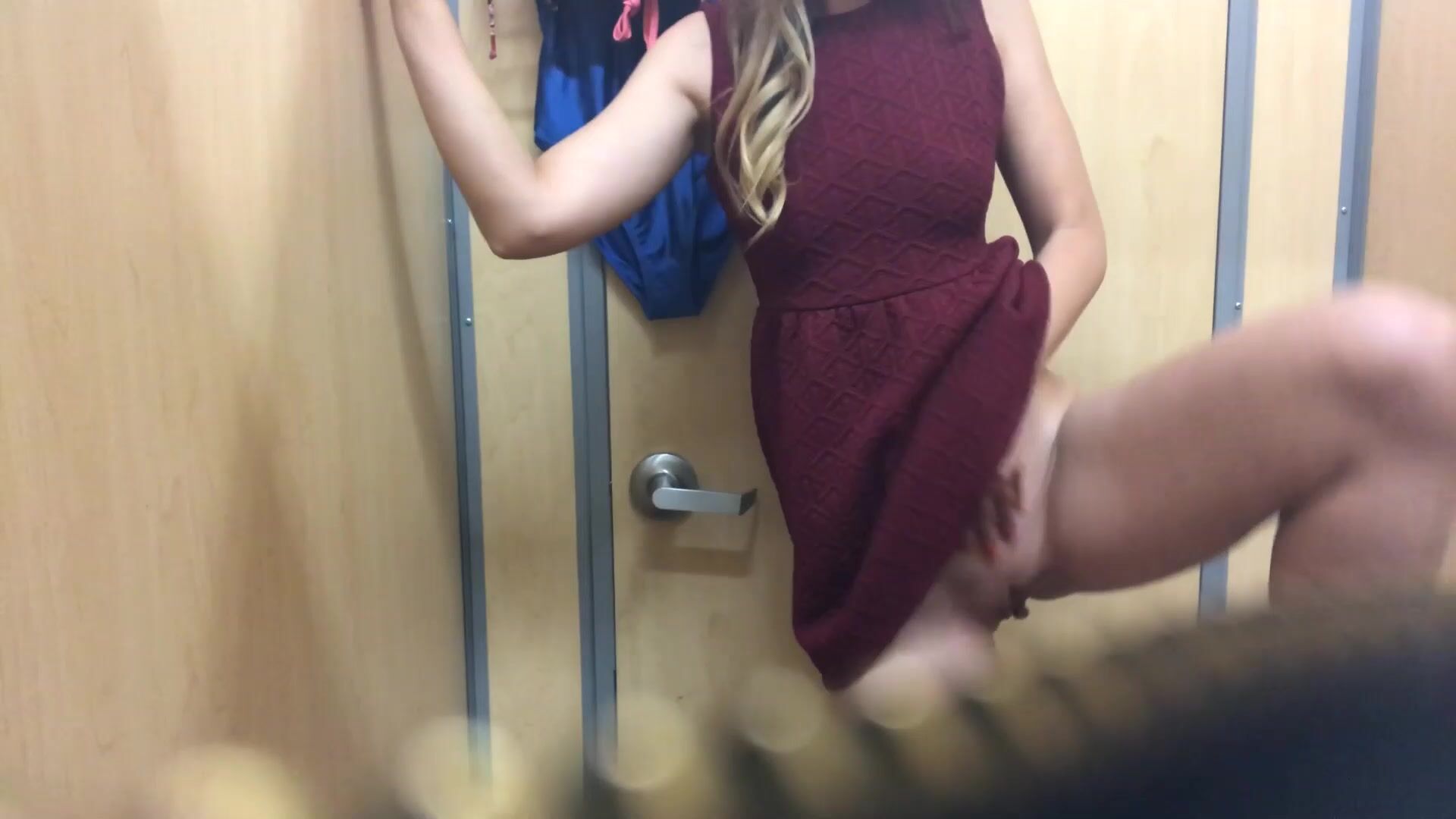 WIFEY_ - Public Buttplug & Dressing Room Squirt