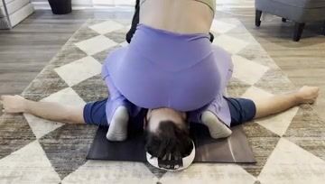 yoga face fart