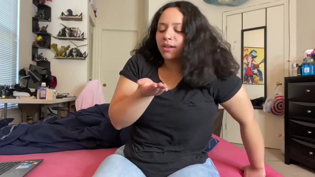 Giantess nixlynka traps her tiny family in her booty (part 2)