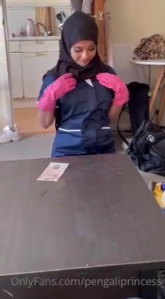 pengaIipr1ncess - Gorgeous British slut fucks in rubber gloves