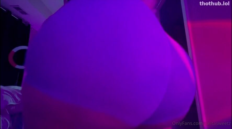 Calita Sweetz Big Ass up close