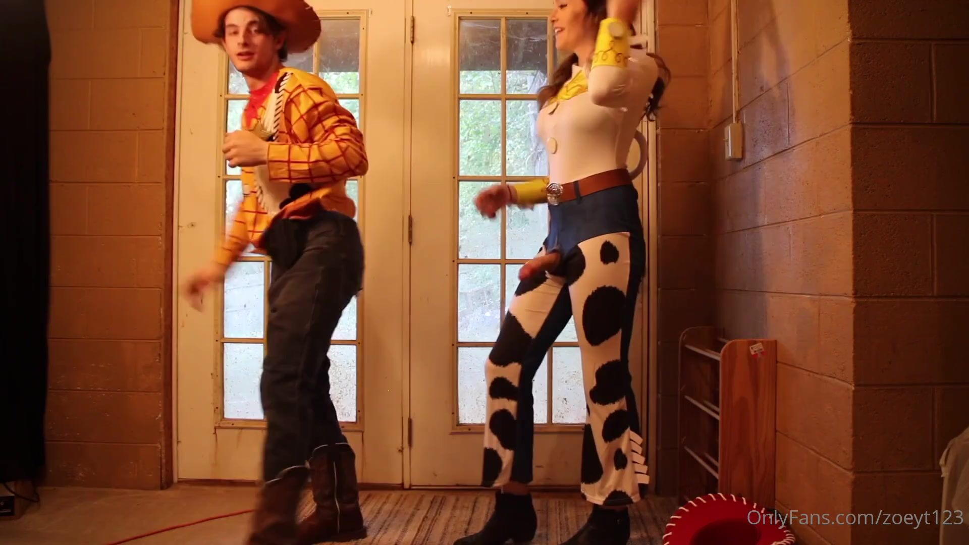 Shemale Zoey as Jessie fuck his boyfriend as woody Parody