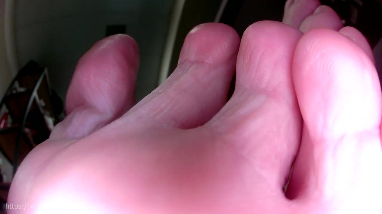 Journey onto Roxana's toes giantess feet TinyPOV preview Macro