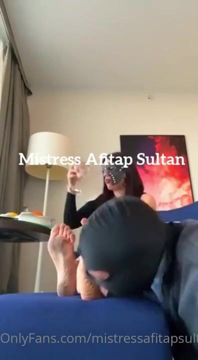 Mistress Afitap sultan dirty feet worship