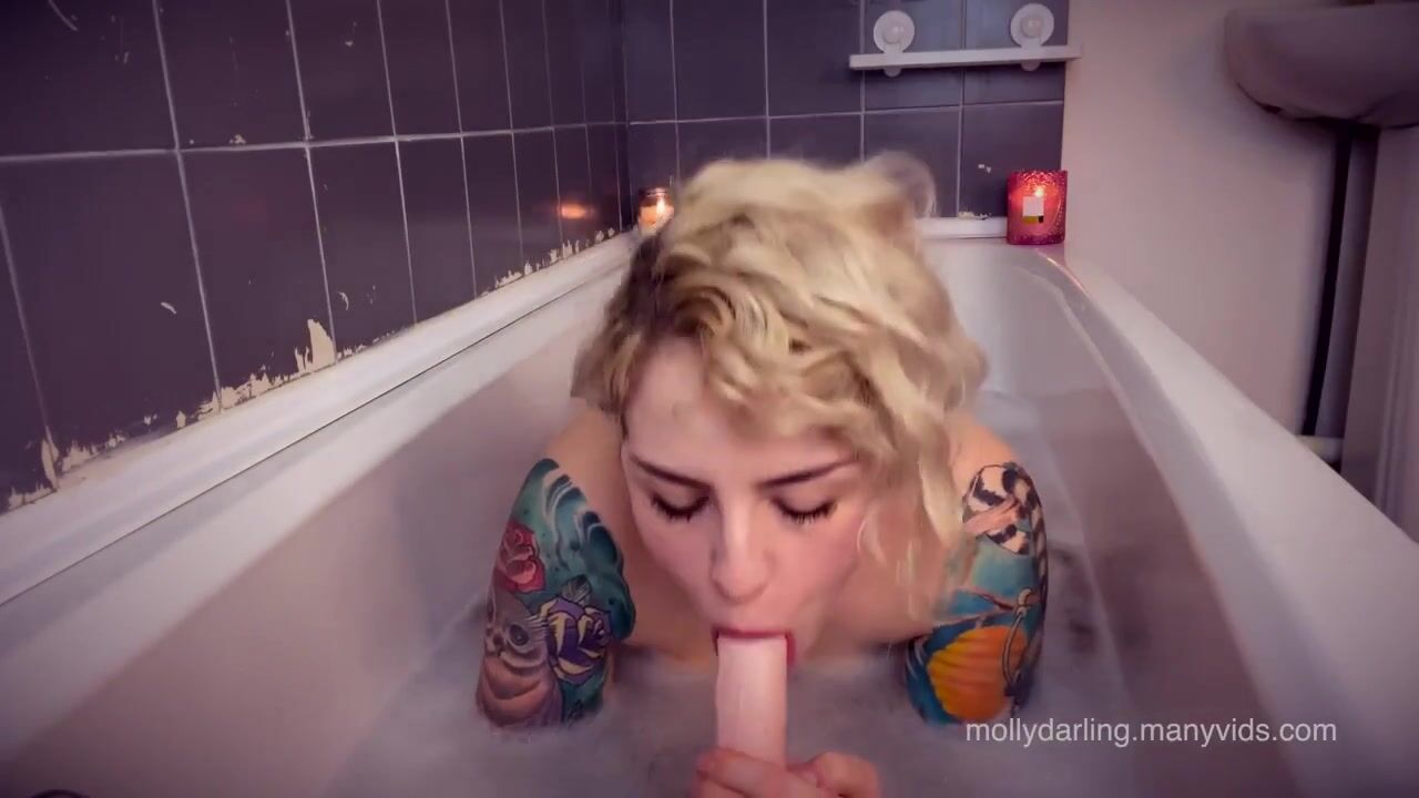 Molly Darling – Bathtime with Mommy & Mommy Cums For You Bathtime