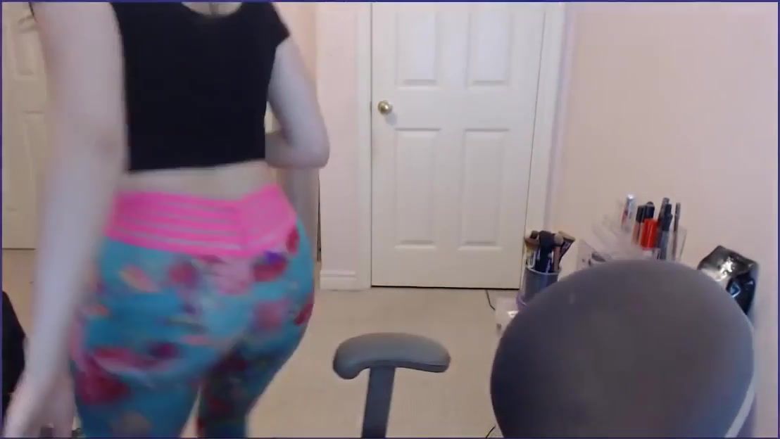 pokimane big tight booty tease leaked twitch streamer video.