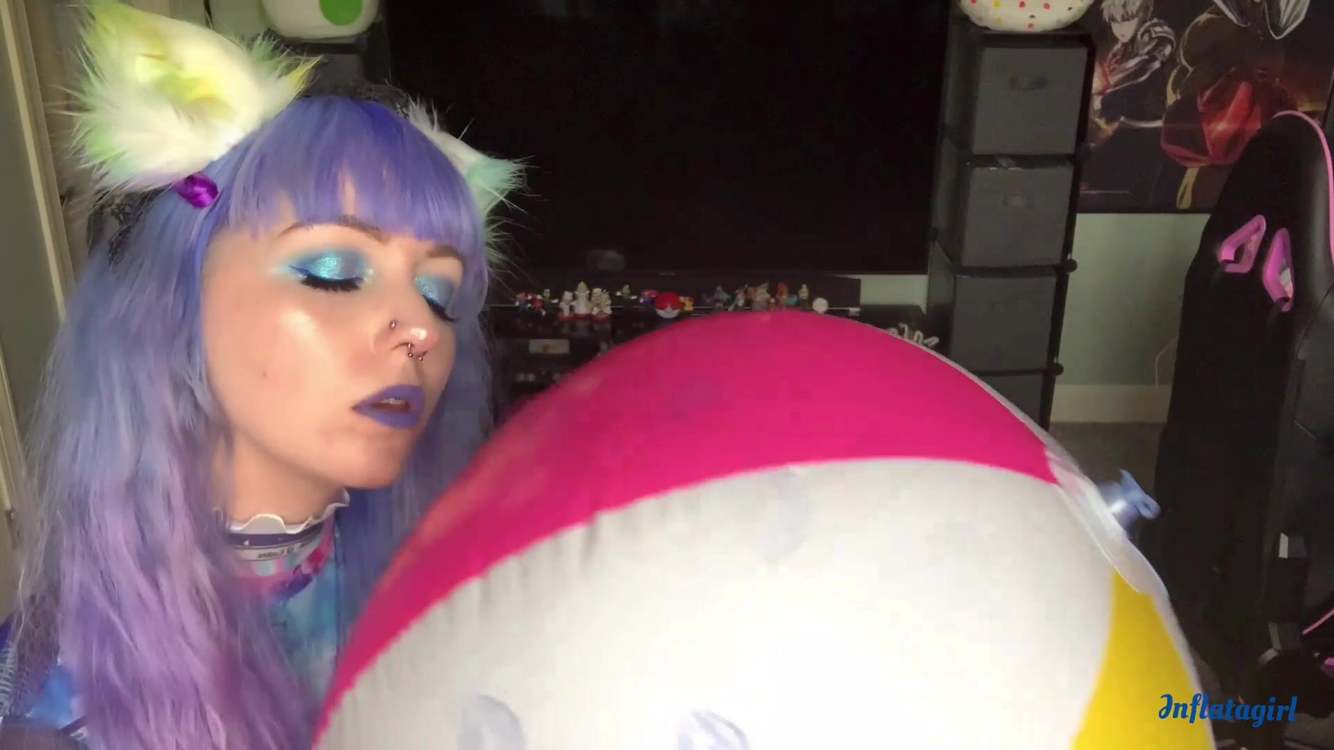 Inflatagirl worship my lips as i kiss my beach ball xxx video