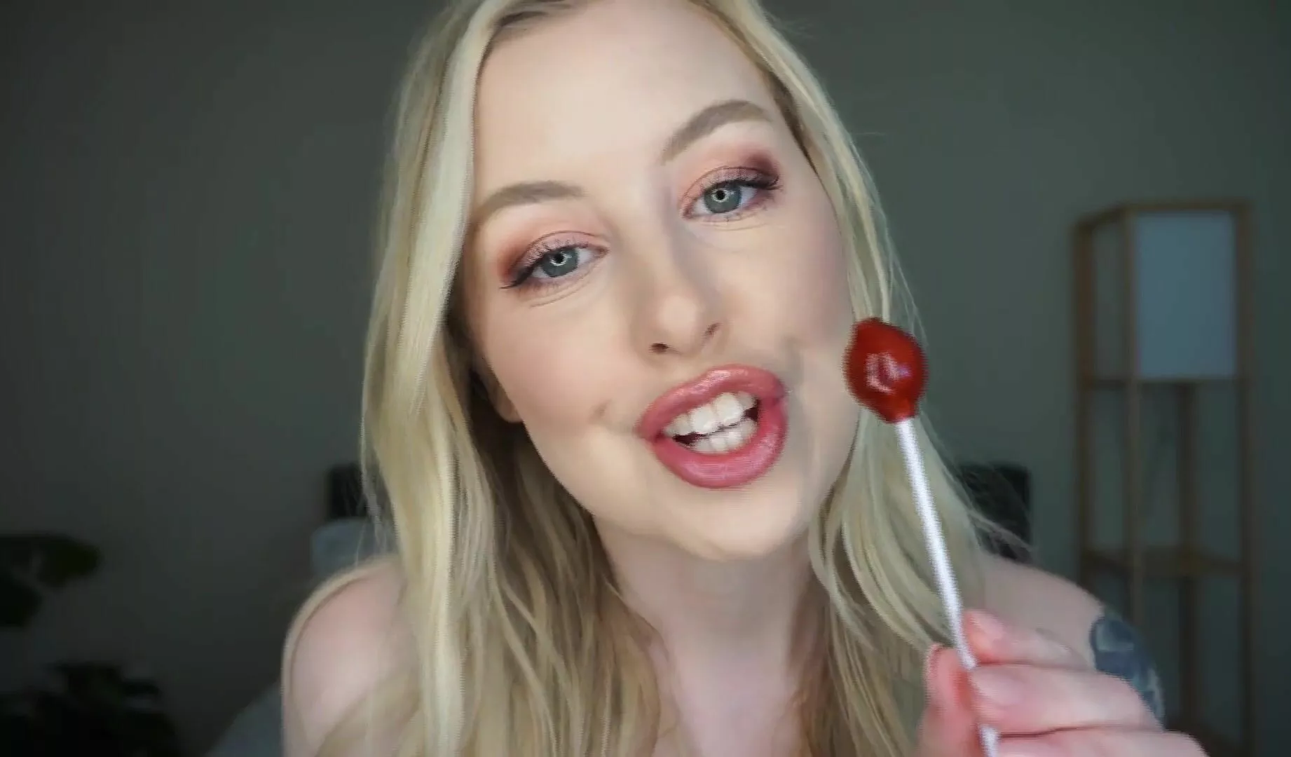 Mystie Mae Lollipop Sucking Mouth Fetish xxx video