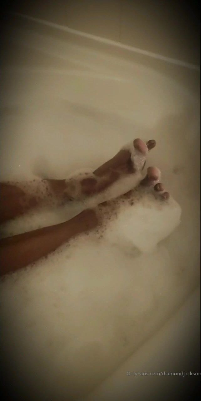 Diamondjackson bubble bath feet for my foot lovers foot fetish onlyfans  leaked video