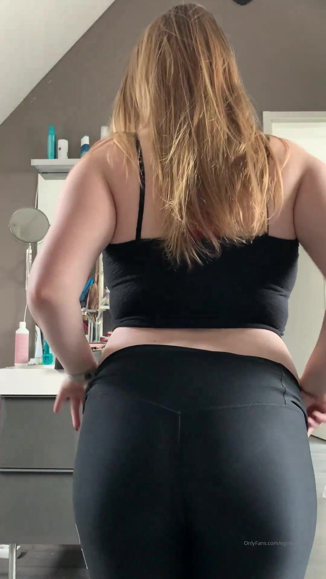 Egirlcarmen i love yoga pants so much