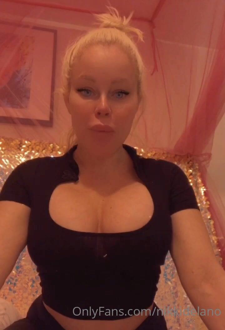 Nikki Delano Porn Selfie - Nikkidelano Comment below the types of stuff you want too see from this  little Latina Fuck