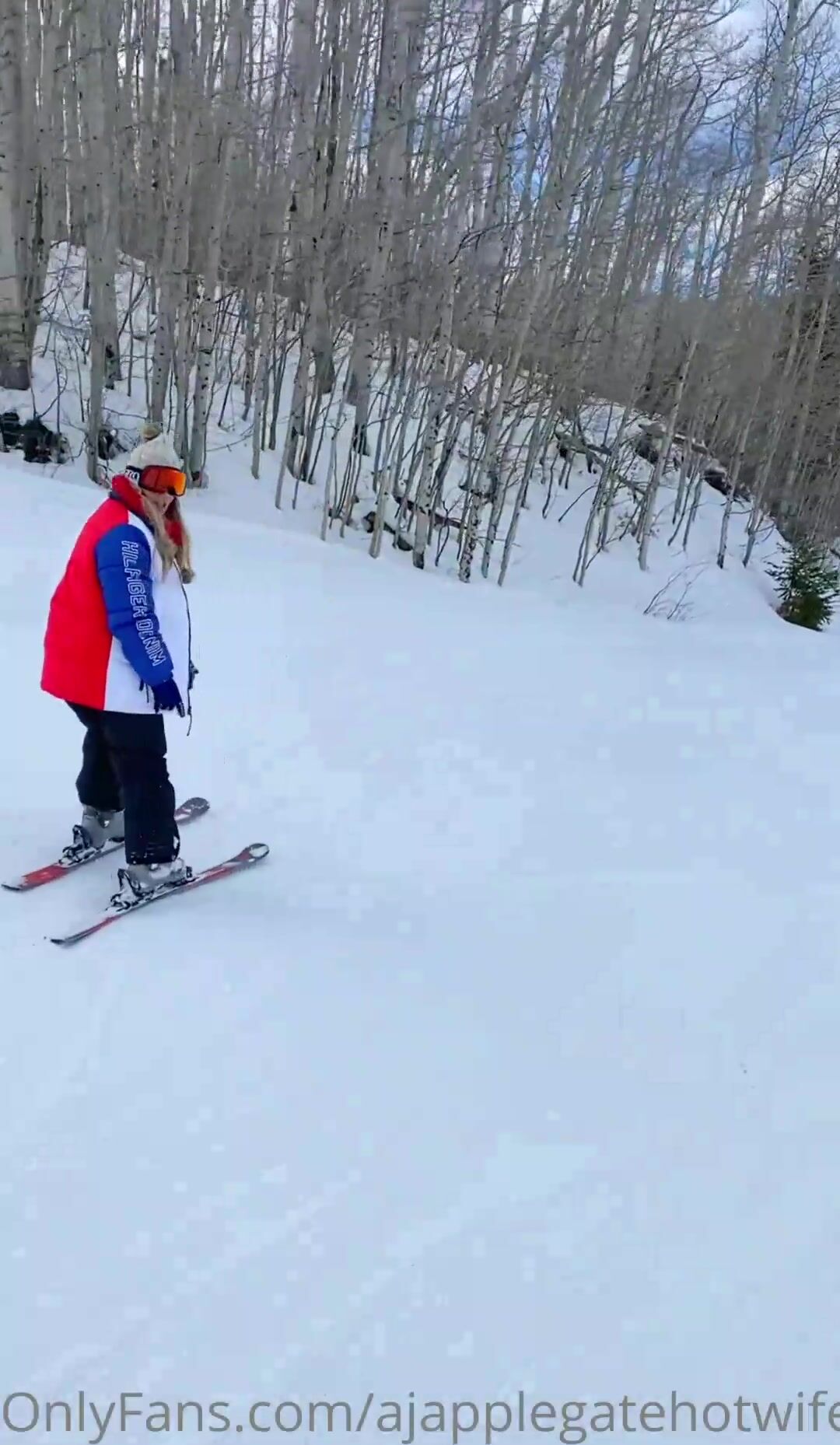 Ajapplegatelive My First Time Skiing In Aspen Ainda Bem Que Tenho Uma Bunda  Grande xxx onlyfans