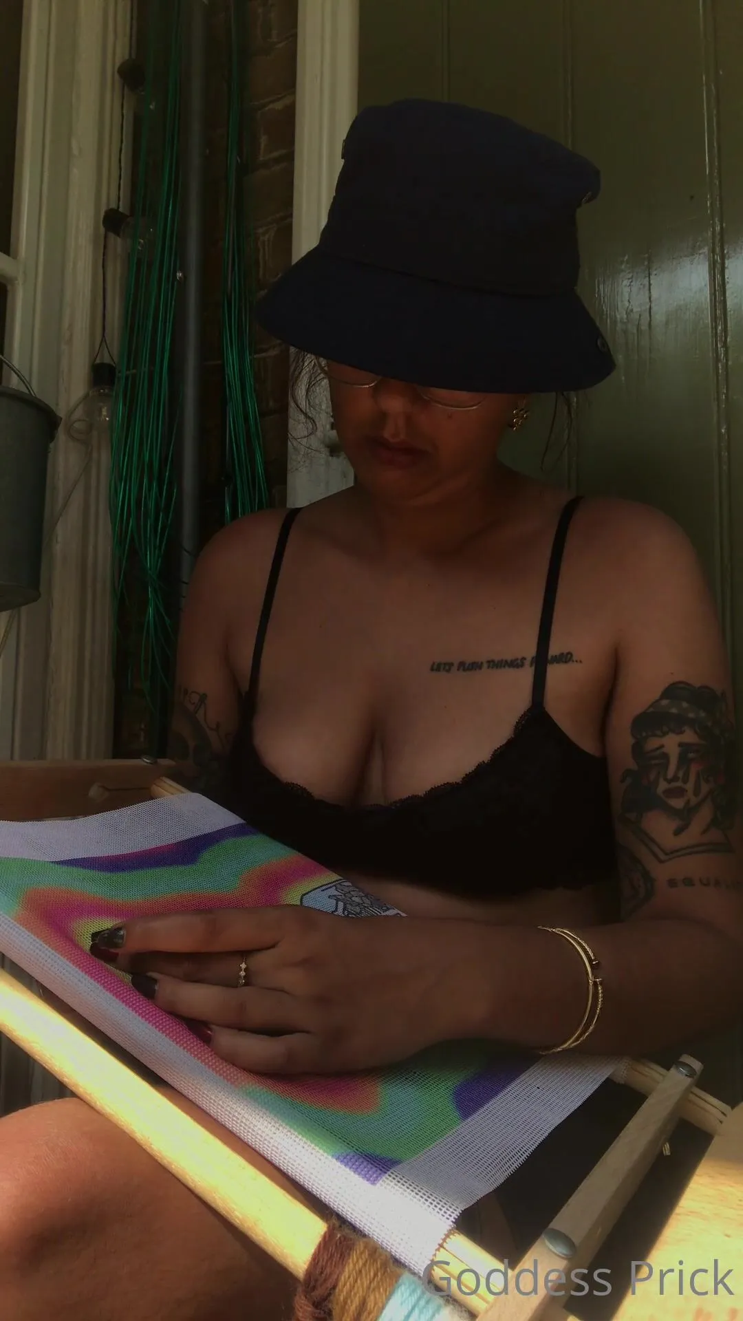 Goddessprick busty babe doing a tapestry & having a lil smoke outside in  the summer heat