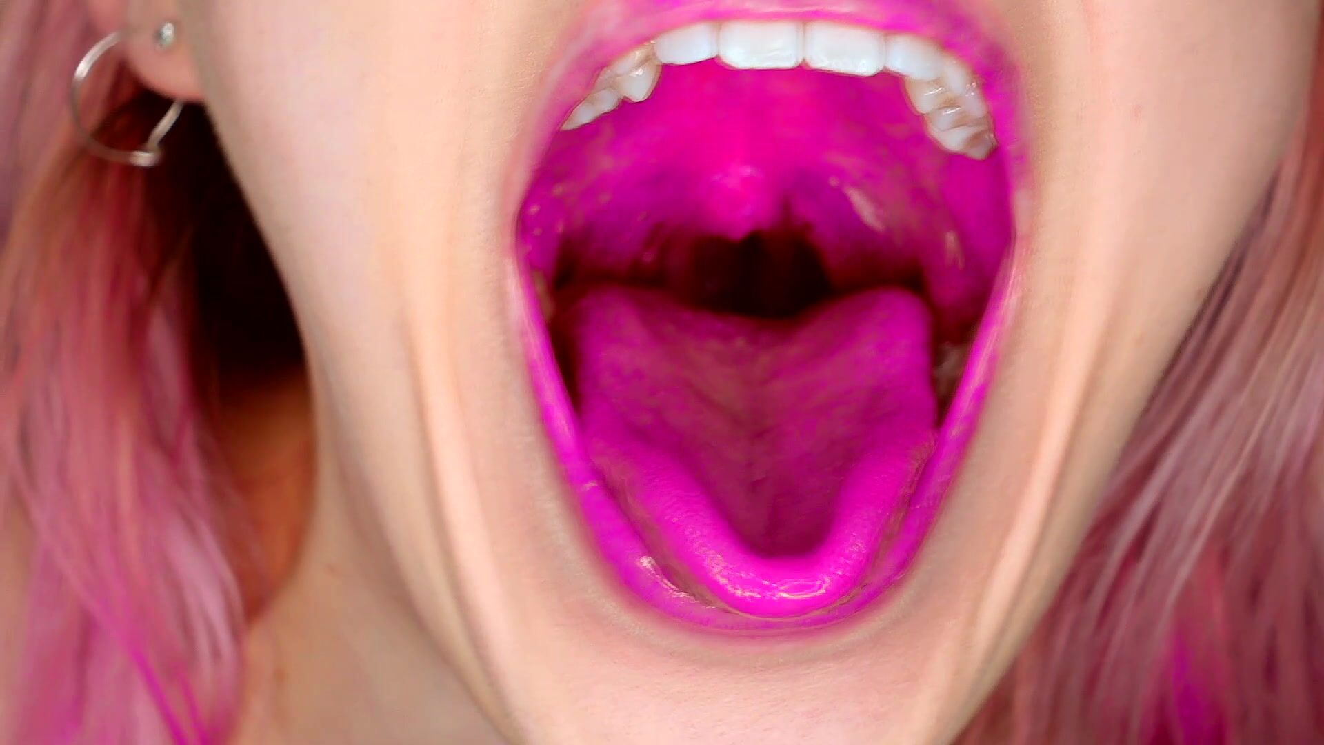 Sofie Skye- pink mouth throat close up