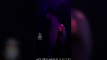 Bas Me Xxx Com - Evoljasmine when the bass drops blacklight paint cam shows are like a  favorite pastime for me